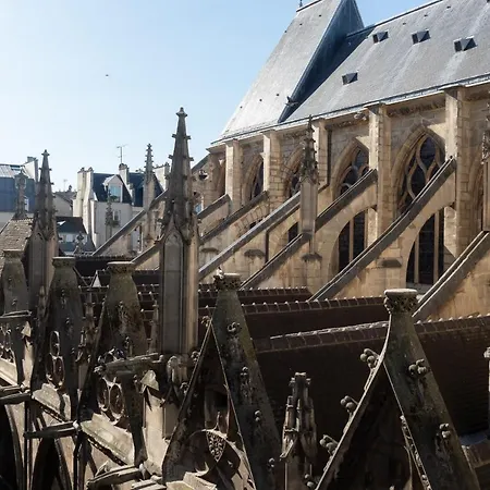 Beautiful Apartment Close To Notre Dame *